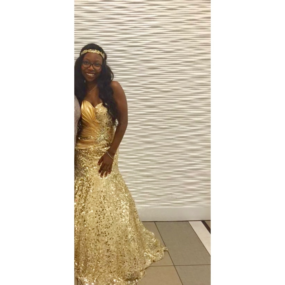 Prom dress - Picture 2 of 4